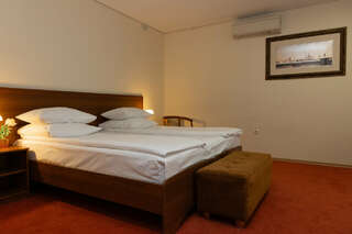 Гостиница 40-й меридиан Арбат Коломна Люкс с видом на реку-6