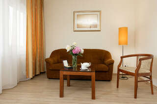 Гостиница 40-й меридиан Арбат Коломна Люкс с видом на город-1